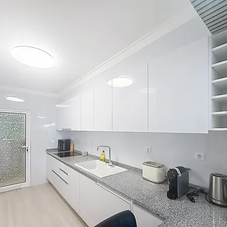 Rosaria Flat 2 *